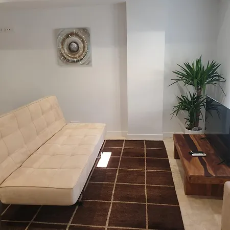 Xelina E Apartamento Estrada